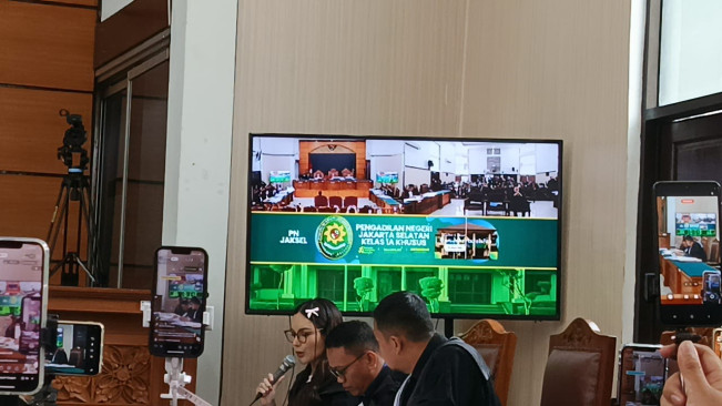 Nikita Mirzani cecar saksi ahli dalam sidang kasus pemerasan (11/9) [FTNews/Selvianus Kopong Basar]
